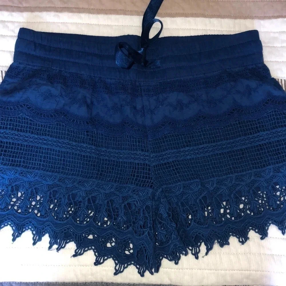 Shorts - Picture 1 of 3